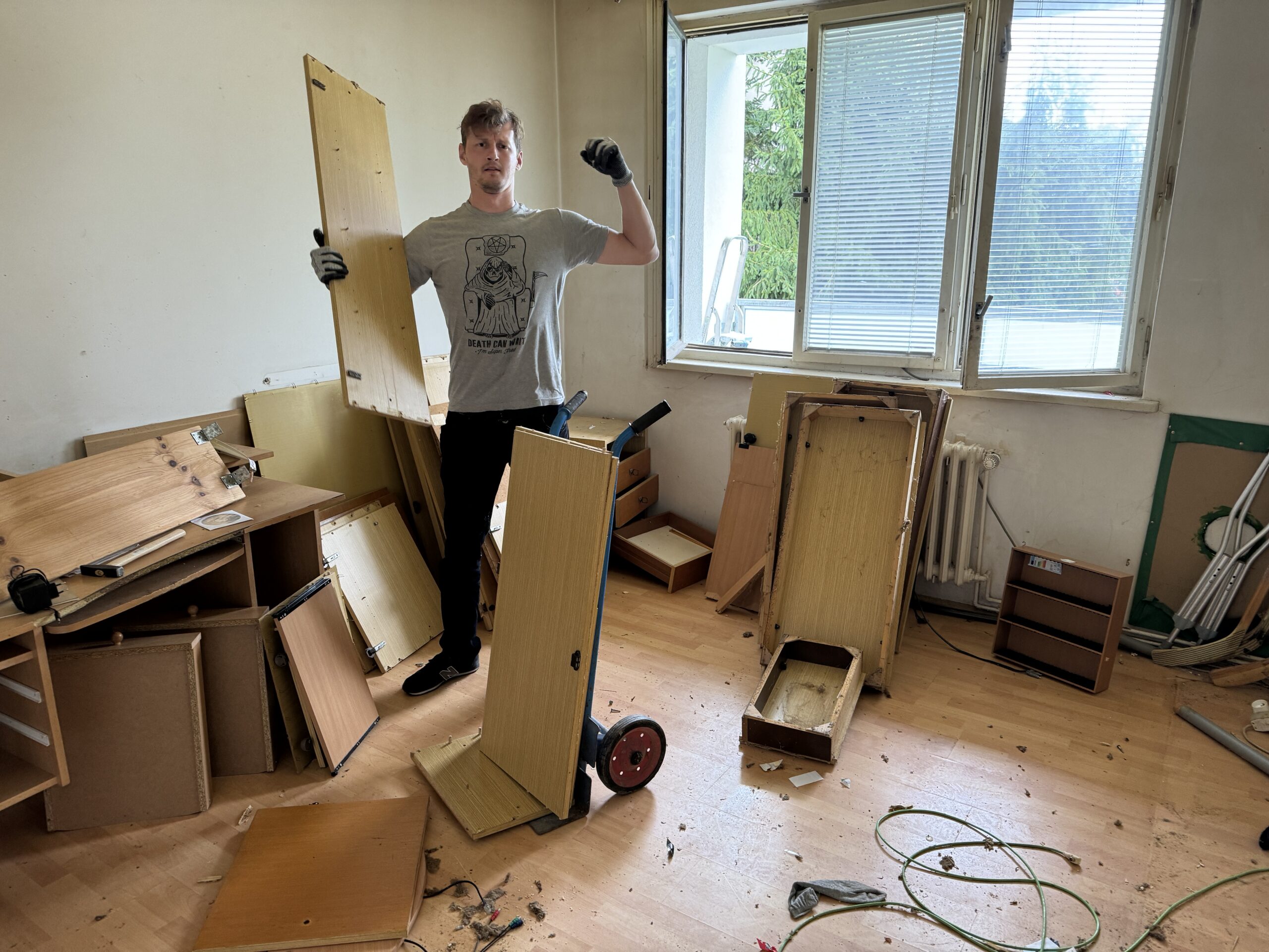 Vyklízení bytu: Kdy se vyplatí firma?