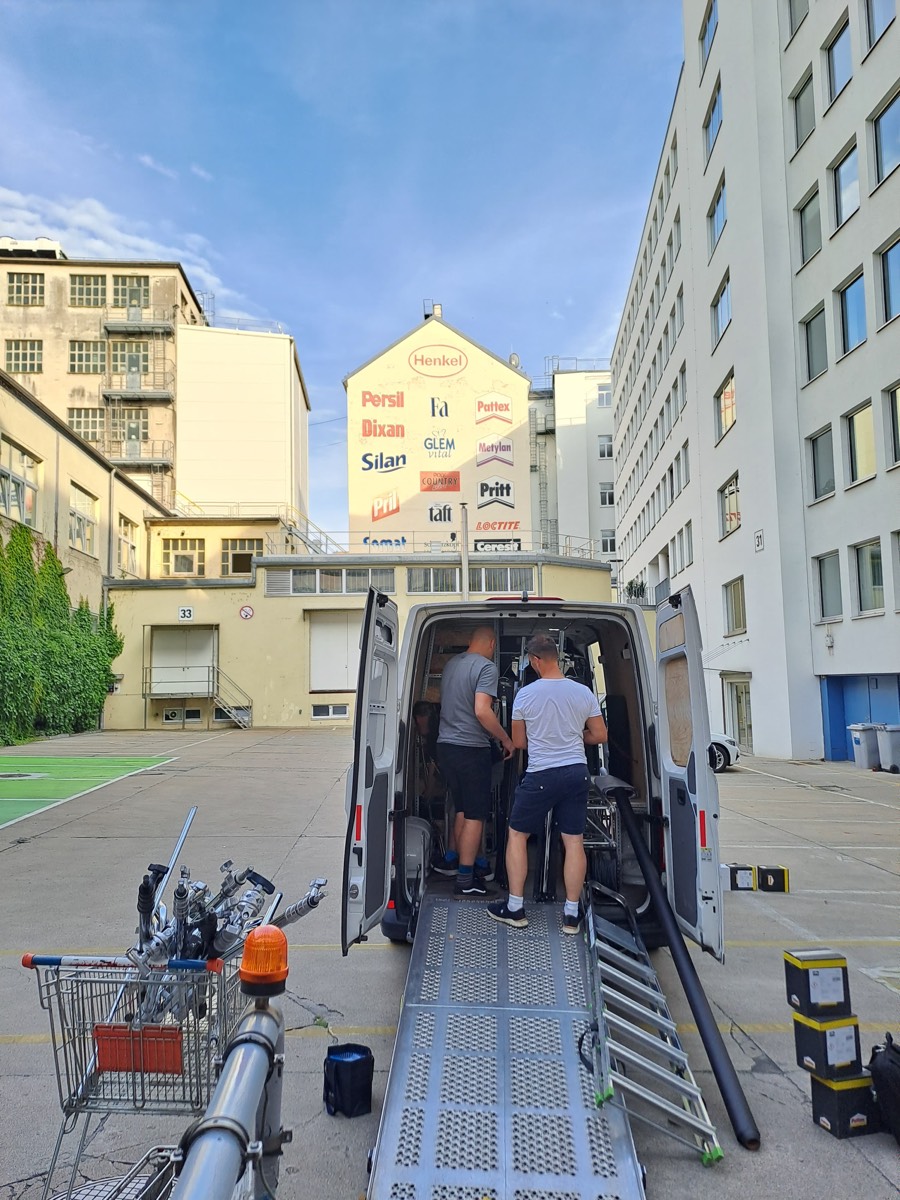 Stěhování nábytku po schodech